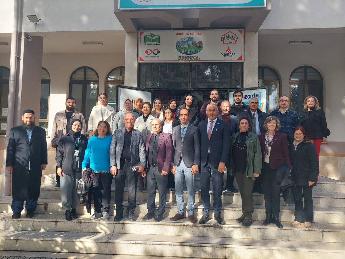 Hayat Boyu Öğrenme kapsamındaki Halk Eğitimi Kurslarımızda işbirliği yaptığımız Sivil Toplum Kuruluşlarının Denizli temsilcileri ile kursların verimliliği ve yaygınlaştırılması değerlendirme toplantısı yapılarak görüş alışverişinde bulundu.

<a href="/emre_caliskan/">Emre Çalışkan</a> <a href="/tcmeb/">Millî Eğitim Bakanlığı</a>