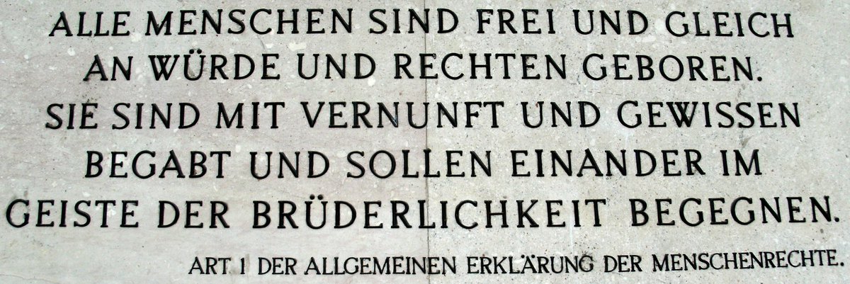 Vor 75 Jahren, am 10.12.1948 wurde die Allgemeine Erklärung der Menschenrechte beschlossen. Erstmals haben alle Menschen universelle, unverrückbare Rechte bekommen. Ein Ideal, das bis heute nicht erreicht wurde. In einer #ZiB2History widmen wir uns am 5. Dezember diesem Jubiläum.