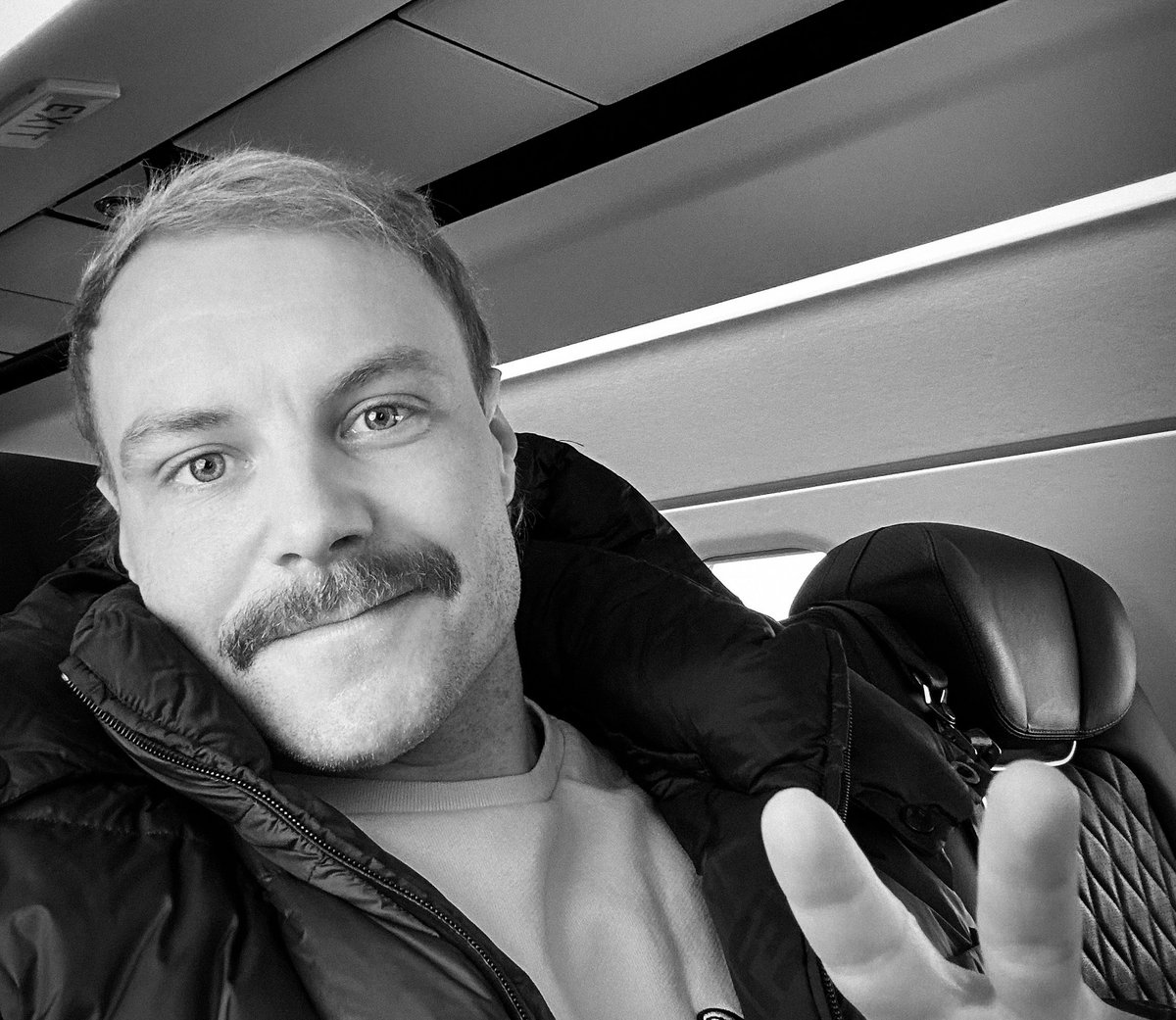 SoyMotor's tweet photo. El culo de Bottas recauda más de 130.000 euros para Movember.
#F1 #Bottass #Movember
➡️ https://t.co/aJQYZIkEpr https://t.co/rslURDksdl