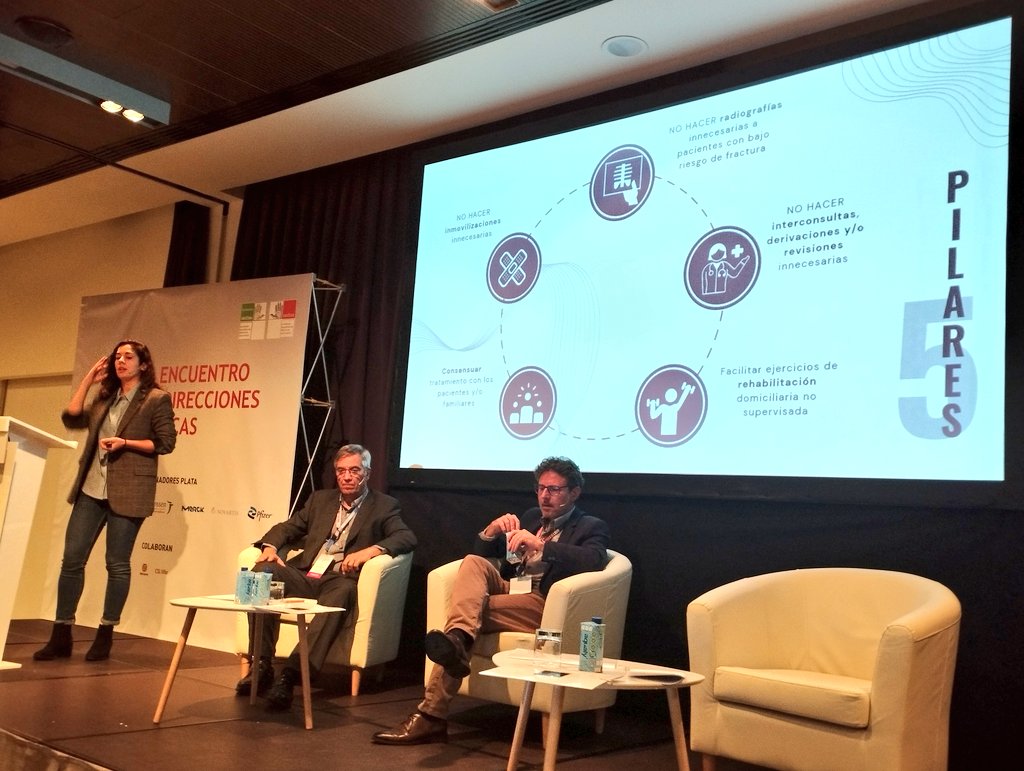 SEDISA_NET's tweet photo. 🤔 ¿Cuáles son los 5 pilares en los que basan este proyecto finalista de #CANOHA de @CSLViforES para la creación de protocolos en los traumatismos infantiles 🤕? Sara Suárez comparte sus claves en #IIIDireccionesMédicas https://t.co/3TpmMqEM0D
