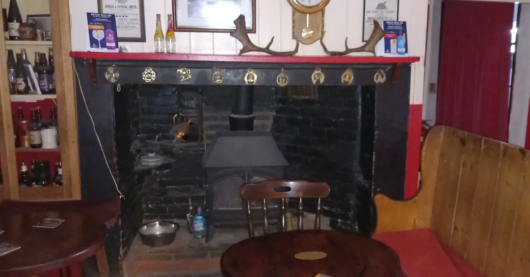 BoudiccaBrewing's tweet photo. I was delighted to deliver beer to the wonderful @RumburghBuck a few weeks ago (apologies for the late post!). It was so lovely with this old fireplace, settles and pews. Enjoy the Woad!
#PubsWithCharacter
#OneForTheWoad
#RealAleFromNorfolk. Hentut! https://t.co/sGBE4WGKxK