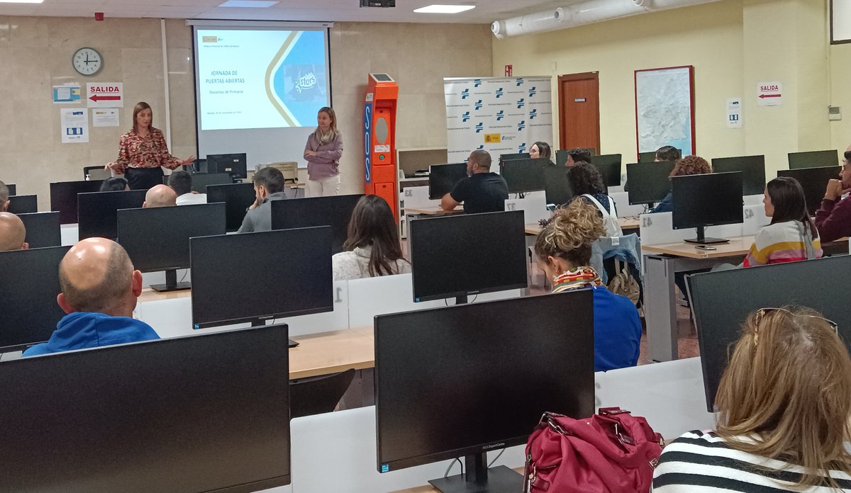 DGTes's tweet photo. Jornadas de puertas abiertas para docentes de los 64 centros de Primaria, Secundaria e IES adscritos al #ProgramaSTARS, organizadas por #JPT #Murcia a través de @Educarm.
🟩Han conocido las nuevas metodologías y participado en un escape room digital.
#EducaciónVial https://t.co/iwr027ltRT