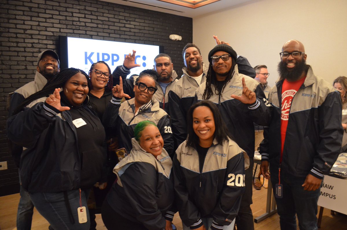 KIPP_DC's tweet image. #ThrowbackThursday to our recent 5-year jacket recognition at KIPP DC! Thank you to our staff for their unwavering commitment. Here's to many more years! 🎉 #KIPPDC