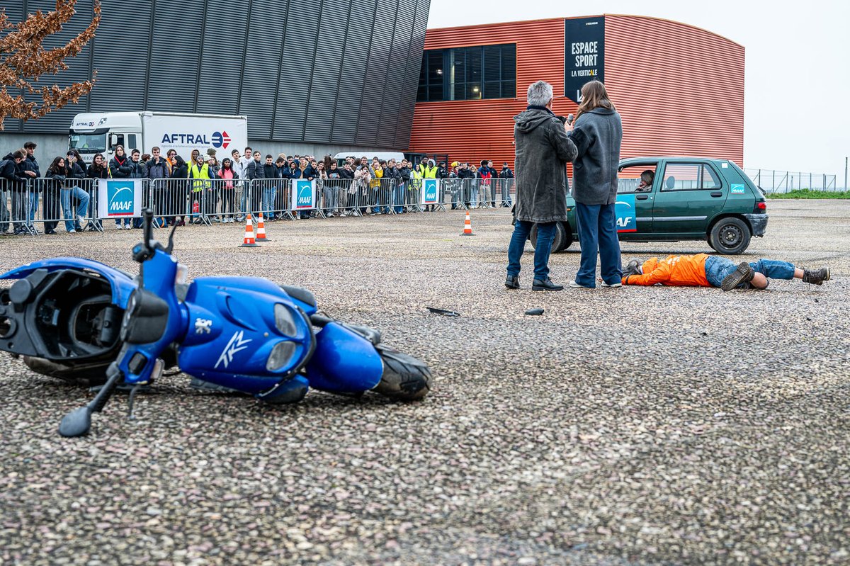 #SécuritéRoutière 🚗 | Les accidents routiers professionnels sont la 1er cause de mortalité en France !

La préfète des #DeuxSevres a signé avec 6 entreprises du département  la "Charte des 7 engagements pour une route plus sûre"

#SécuritéRoutièreAuTravail #EmployeursEngagés