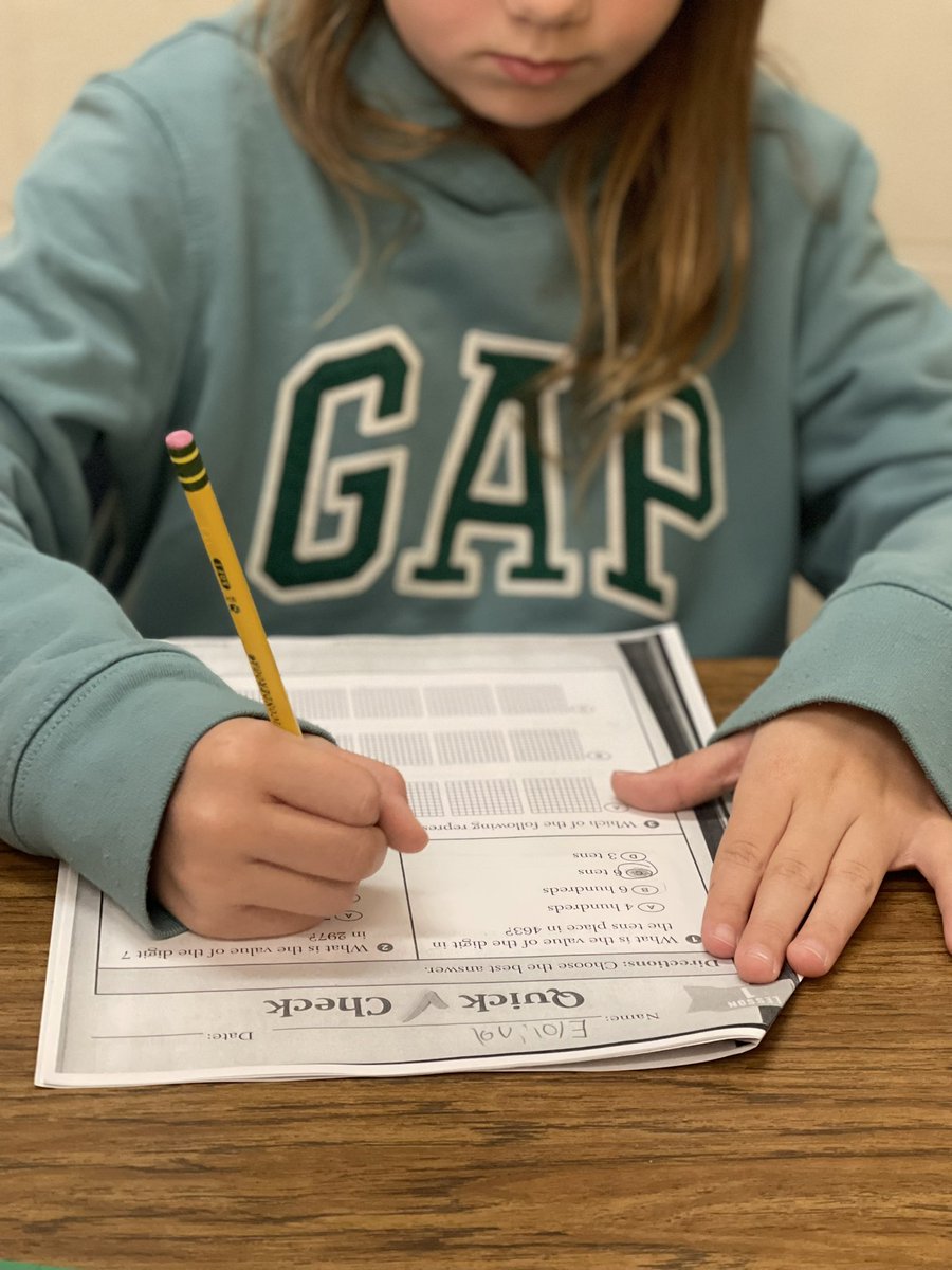 _ABolton_'s tweet photo. Interactive Intervention ✈️💙
Ss used their knowledge about place value to 
• create numbers 
• find the value of digits 
• write expanded form expressions to match their models 
#MaximizeMTSS #WeAreRTE https://t.co/R9PMHJ6Xh1