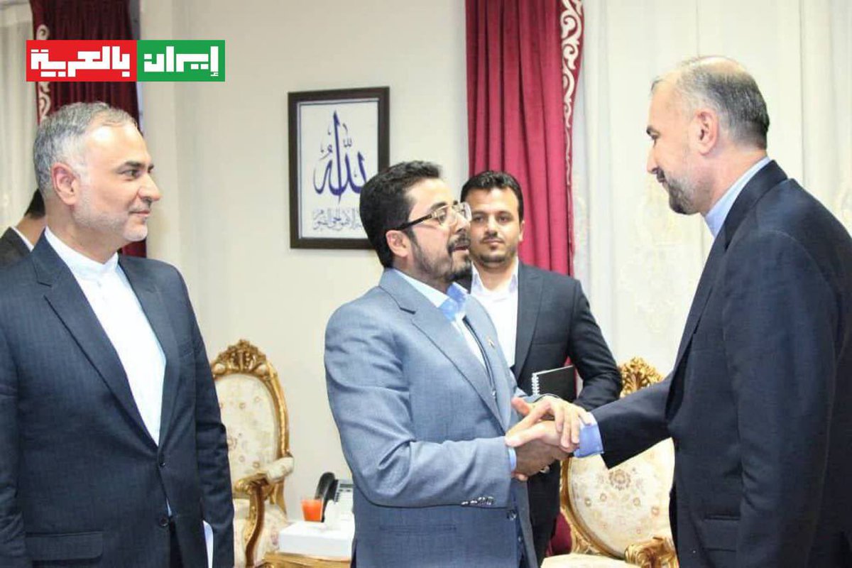iraninarabic_ir's tweet photo. 🔻وزير الخارجية الإيراني حسين أمير عبد اللهيان يحضر في السفارة اليمنية في طهران ويقدر دعم صنعاء للشعب الفلسطيني. https://t.co/PMgkfWITJo