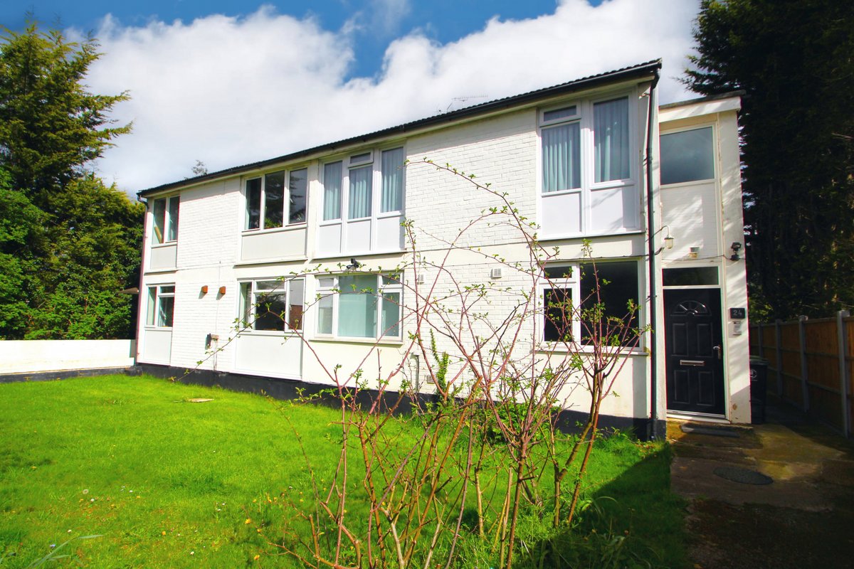 FriendFarrelly's tweet photo. Beautiful Two Bedroom Maisonette In Loughton Guide price £340,000
https://t.co/scjnq2Ywqp https://t.co/riBdZqVtYR