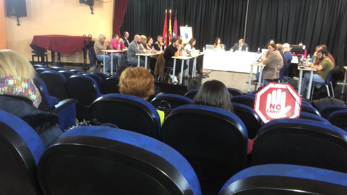 Hoy los vecinos de Vicálvaro vuelven al pleno a defender un barrio. Pedimos un día más la parada y reubicación del cantón de residuos que el señor Ramos coloca en su barrio del alma. DIMITA SEÑOR RAMOS, SU BARRIO NO LO QUIERE. <a href="/jmdvicalvaro/">Distrito de Vicálvaro</a> <a href="/bcarabante/">Borja Carabante</a>  <a href="/NOCantonVicalv/">NO al Canton Vicalvaro_Salvemos Parque Forestal</a>