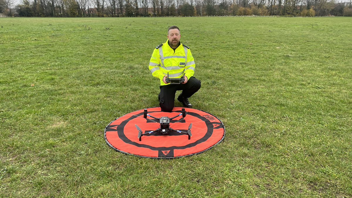 We are delighted to welcome our newest @LincsCOPter team member. Special Constable 20677 is one of our amazing @LincsSpecials & brings a wealth of #drone industry knowledge & experience to @LincsPolice. #dronesforgood. #volunteering