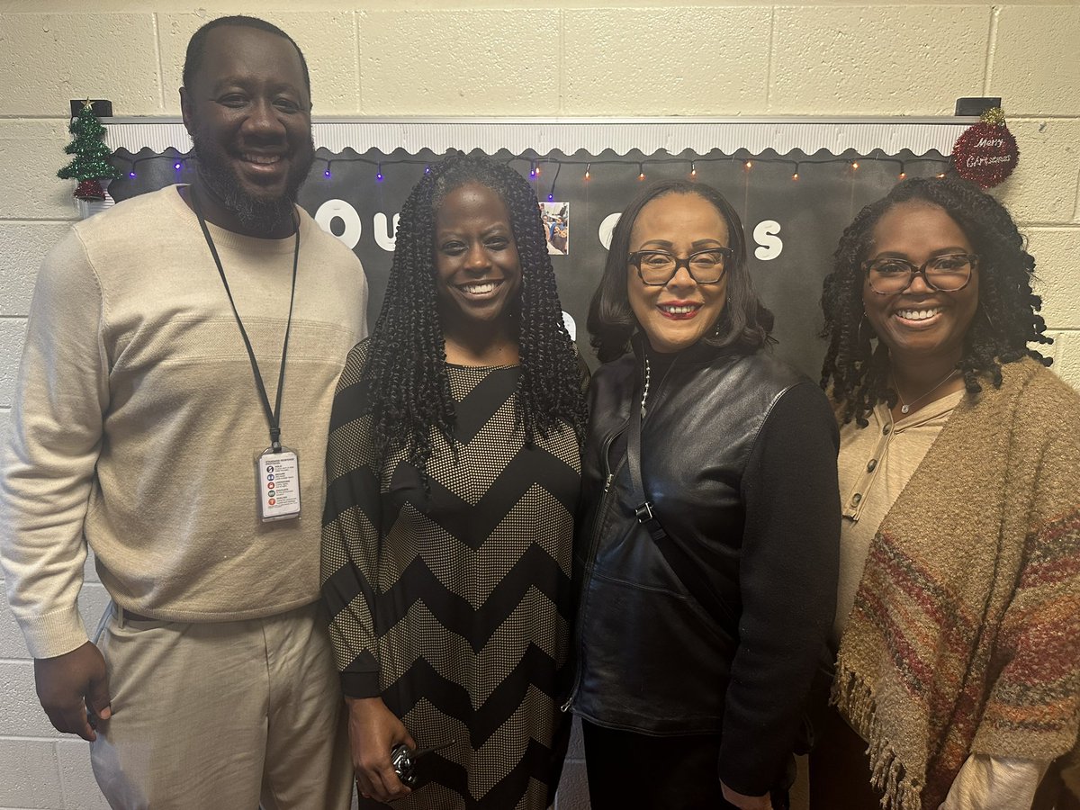 RichlandTwo's tweet photo. Superintendent Dr. Moore enjoyed visiting @WindsorElem, @ConderStars and @ForestLakeEagle. #PurposeDrivenFutureReady https://t.co/QqtAOmuOuu