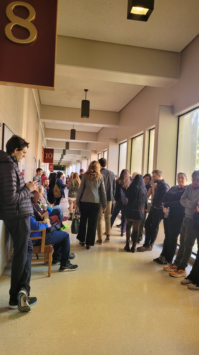 Estamos en la audiencia de sentencia de nuestro amigo activista <a href="/waynehhsiung/">Wayne Hsiung</a> de <a href="/DxEverywhere/">Direct Action Everywhere</a> por el <a href="/SonomaTrial/">Sonoma Rescue Trial</a> 🤞🤞🤞#righttorescue