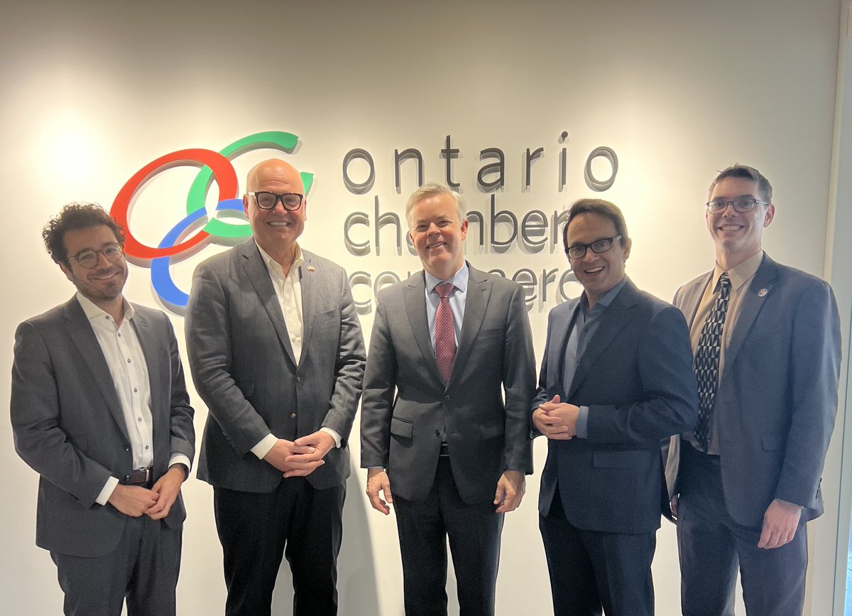 Delighted to meet &amp; share priorities Baxter Hunt new US Consul General ⁦<a href="/usconstoronto/">US Consulate Toronto 🇺🇸🇨🇦</a>⁩ along w/his Chief Political &amp; Economic Officer Micheal Benton along w/ my successor ⁦<a href="/DanTisch/">Daniel Tisch APR, FCPRS, ICD.D 🇺🇦</a>⁩ and ⁦<a href="/OntarioCofC/">Ontario Chamber</a>⁩ VP of Policy ⁦<a href="/DSafayeni/">Daniel Safayeni</a>⁩ #PartnersAlliesFriends