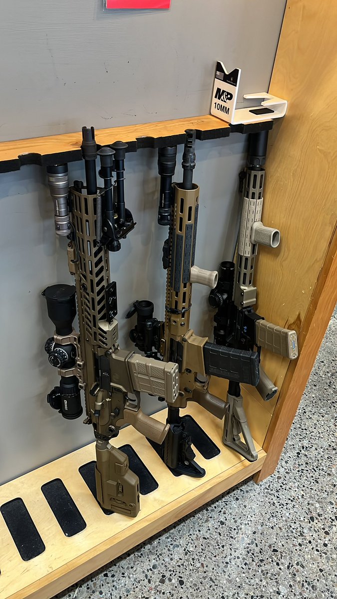 Barracks616's tweet photo. Thursdays mean Peanut Butter Gun Day at the shop 🤤 https://t.co/LjVGR0s9Kx