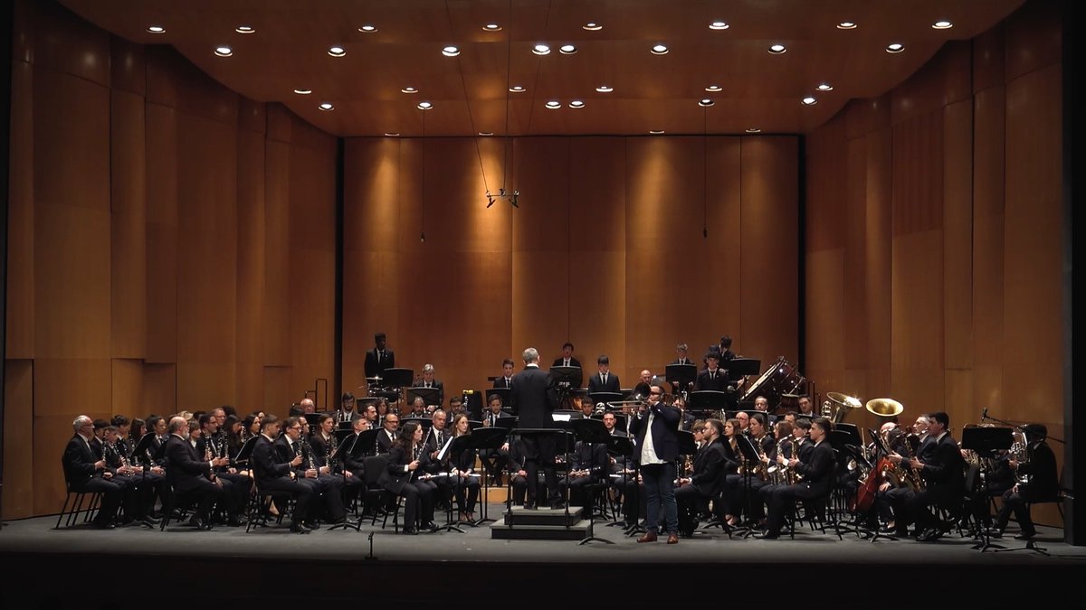 UnioMusical's tweet image. 📷Ací vos deixem algunes imatges del concert. 

💖 Moltes gràcies a @FrancescoDUrs20 per la seua col·laboració com a solista a l'obra Ginevra, de @chipiye 

👏 Aprofitem també per donar la benviguda als nous membres de la banda Carmen, Ferran, Héctor, Iñaki, Joan, Júlia i Maria!