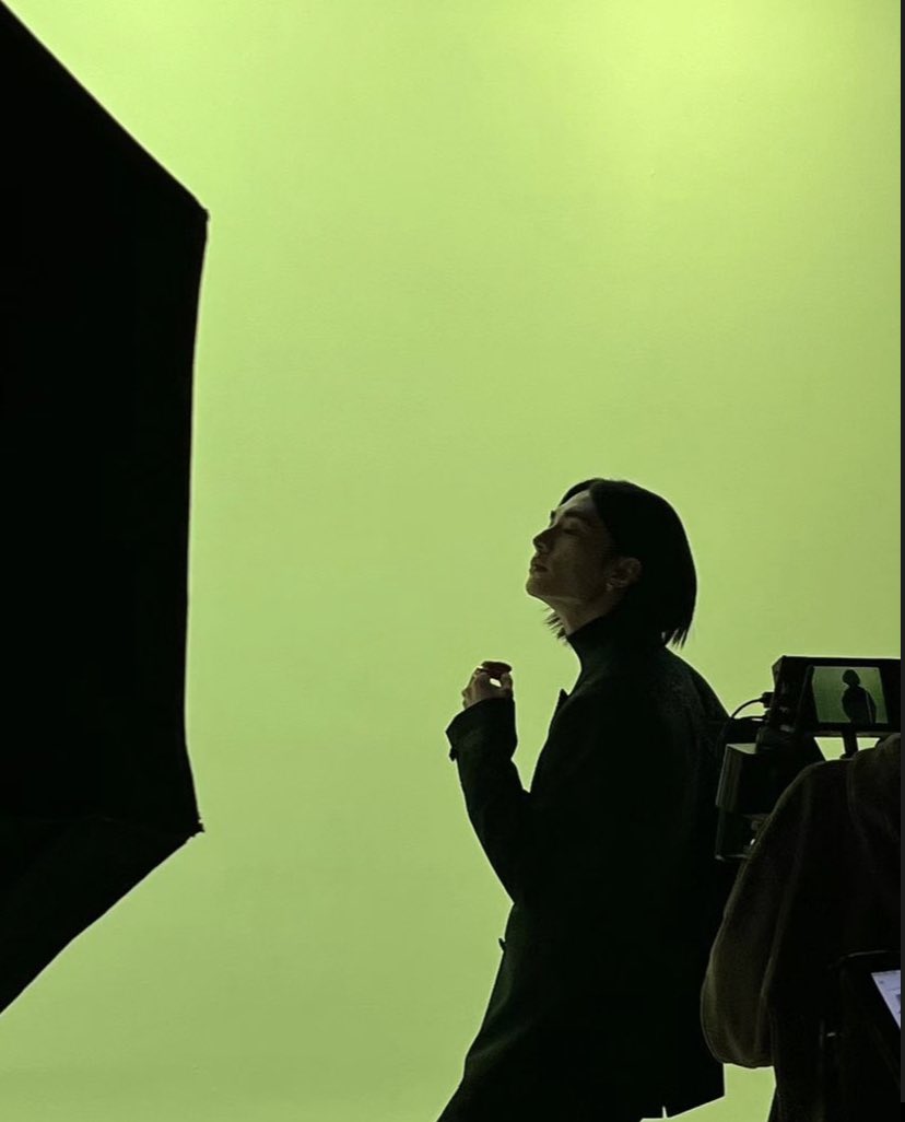 bangchandelicia's tweet photo. assistir o hyunjin ou o felix em um ensaio fotográfico? https://t.co/tneYvEMPH4