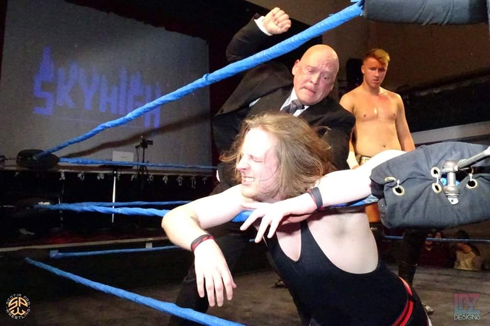 SaltirePro's tweet photo. #ThrowbackThurday to our #SPWDefiance show in #Brechin, @thecoltondavis getting some "assistance" from the #ManagerOfChampions @boddington2017 .
Colton has issued an #OpenChallenge at #SPWStormageddon, who will face up to the Goliath? https://t.co/0dW19aGual