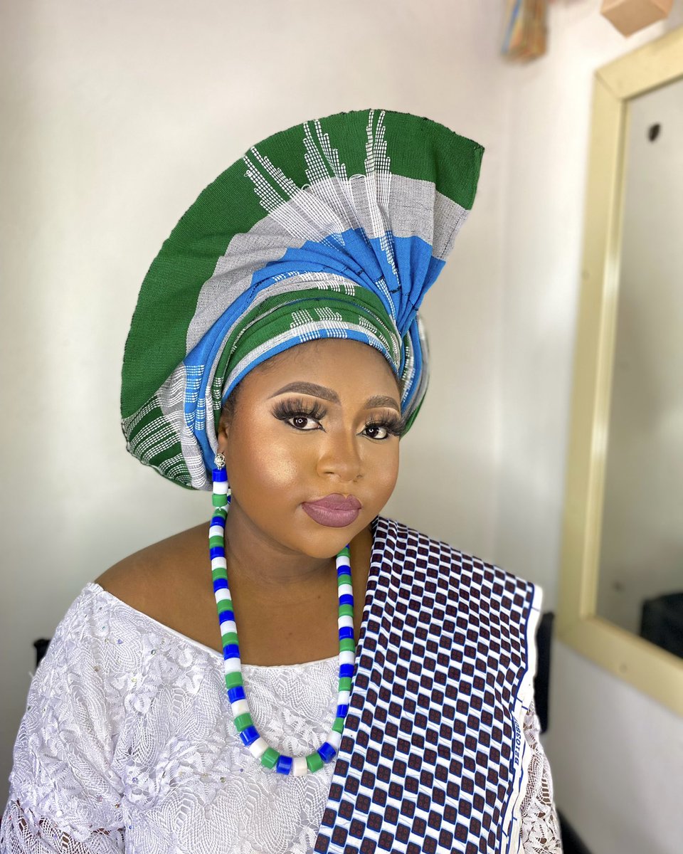 Ayedimehh's tweet photo. Have you heard of Bassa-nge tribe?
We are from kogi state 😌🤞🏻🥰
And this is how we dress❤️🫶🏻🤭 https://t.co/uWaDXivaPl