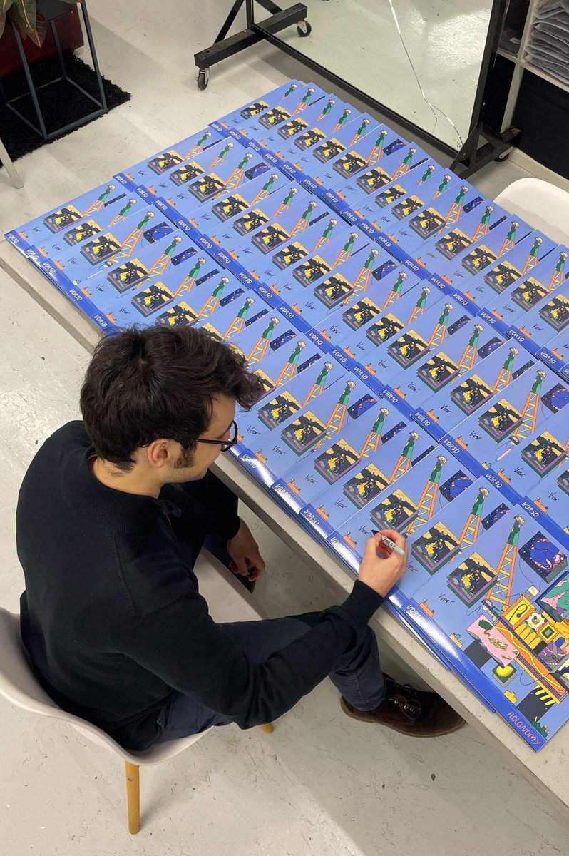 HOLONOMY VINYL!!!!!!!!

Signed and ready to ship 🖋️🛳️
