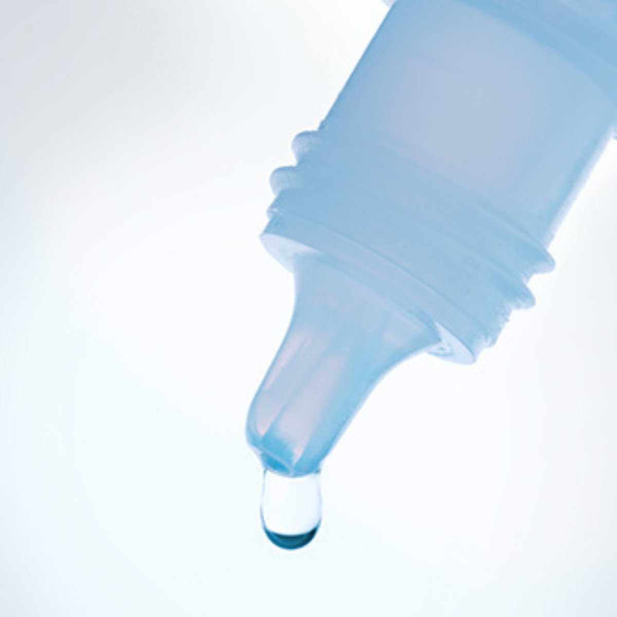 RatzanLaw's tweet photo. The @FDA recently broadened its list of recalled eye drops due to potential bacterial contamination. This underscores the challenges in addressing unsafe medications promptly, pointing to broader issues of antibiotic overuse. Read more via @cbsnews: https://t.co/hhmOfy5NHk https://t.co/Lsh42UWSoP