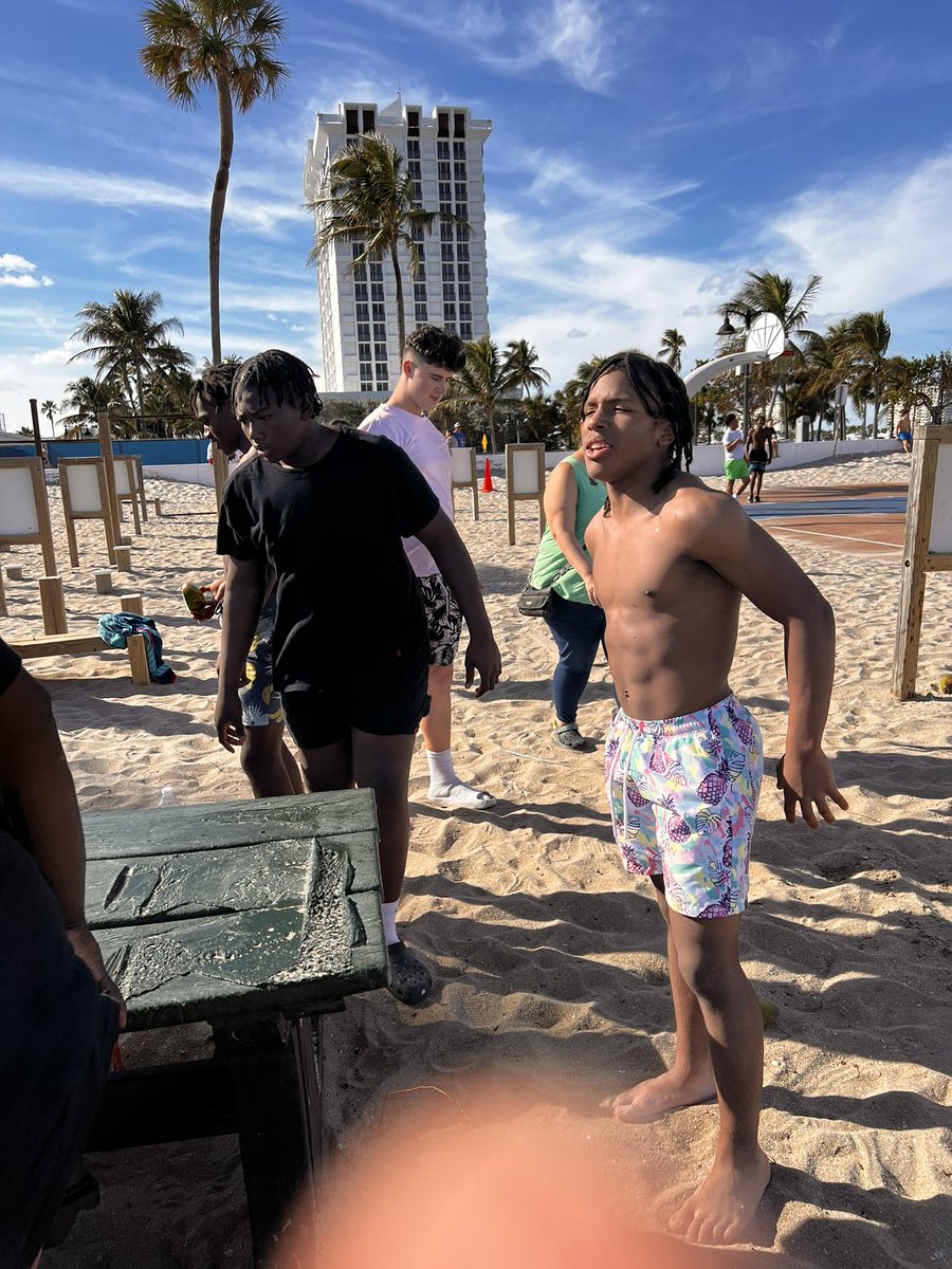 Little Quakers tweet media