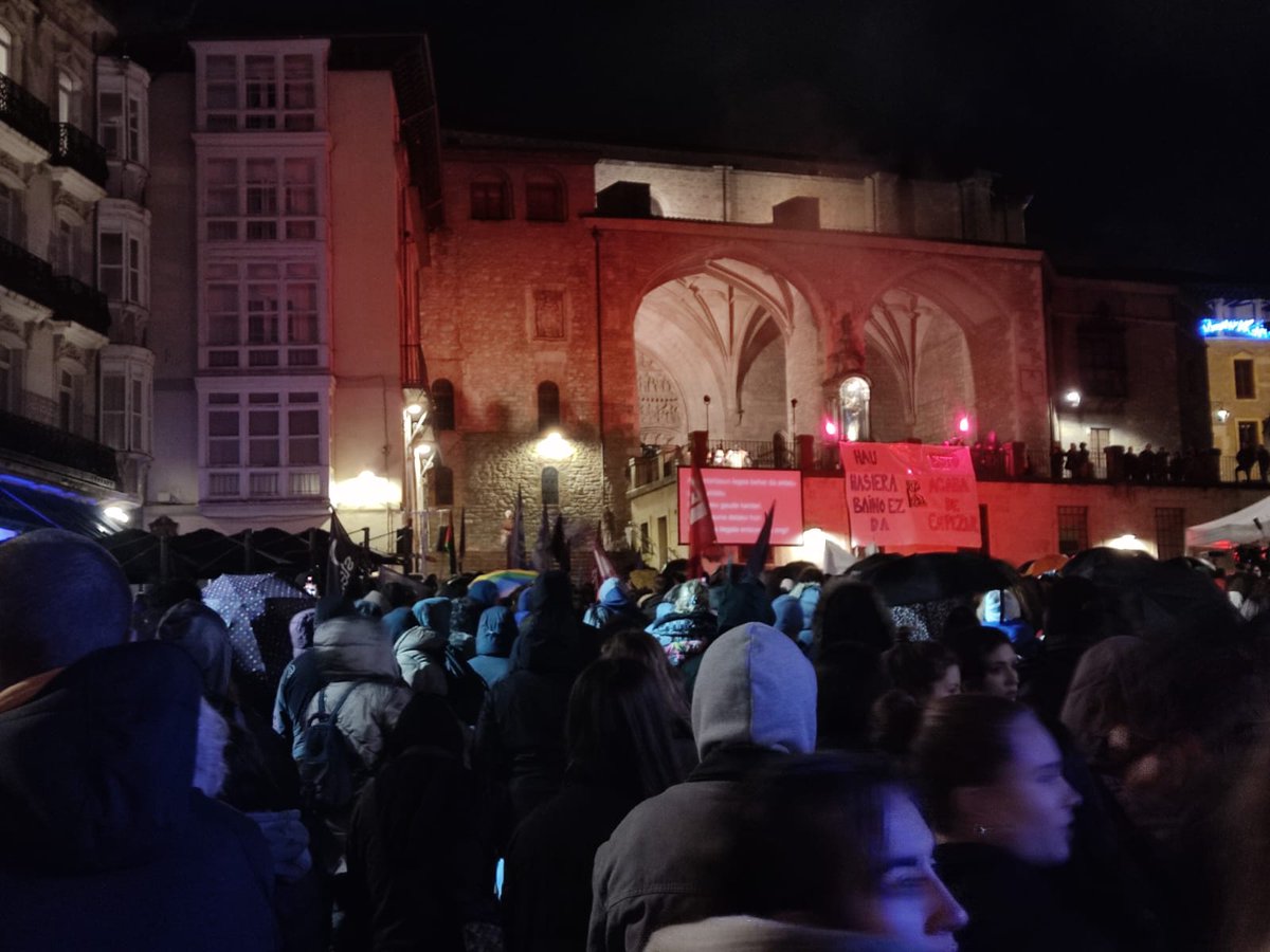 ESKsindikatua's tweet photo. #Gasteiz 

#Az30Nov 
#GrebaFeministaOrokorra 
#HuelgaFeministaGeneral 
#ZaintzaEskubideKolektiboa 
#DerechoColectivoAlCuidado https://t.co/IVKm10R6MO