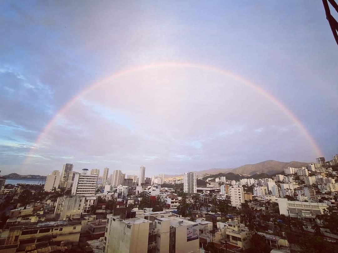 David4EveRunner's tweet photo. Después de una tremenda noche lluviosa y con aire, mi puerto de Acapulco amaneció como nunca!!
🤩😍
#FelizJueves
#ShineAcapulco 🙌✨
#Rainbow 🌈
#ForzaAcapulco
#RebornAca
#TodosSomosAcapulco
#4EverRunner 🏃🏼‍♂️🔥🔥🔥 https://t.co/giAHQpXzLS
