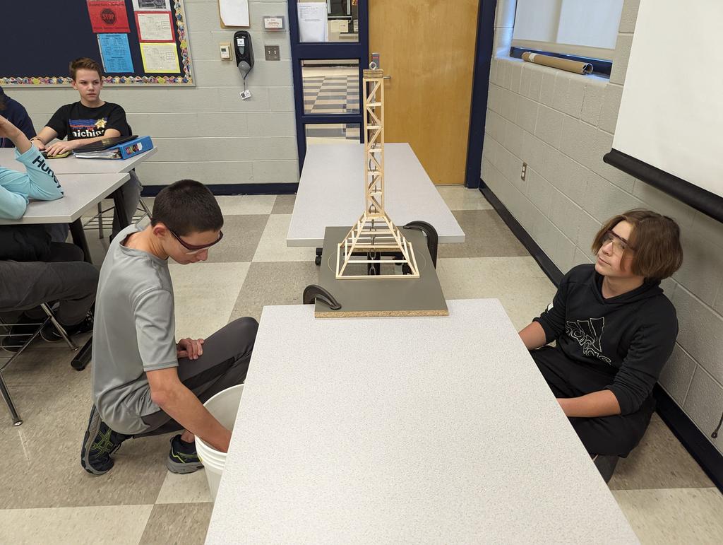 FranseeTech's tweet photo. Future civil engineers testing towers in Tech Ed! #CMSTechEd #CMSTowers https://t.co/OuzcNgfH0m