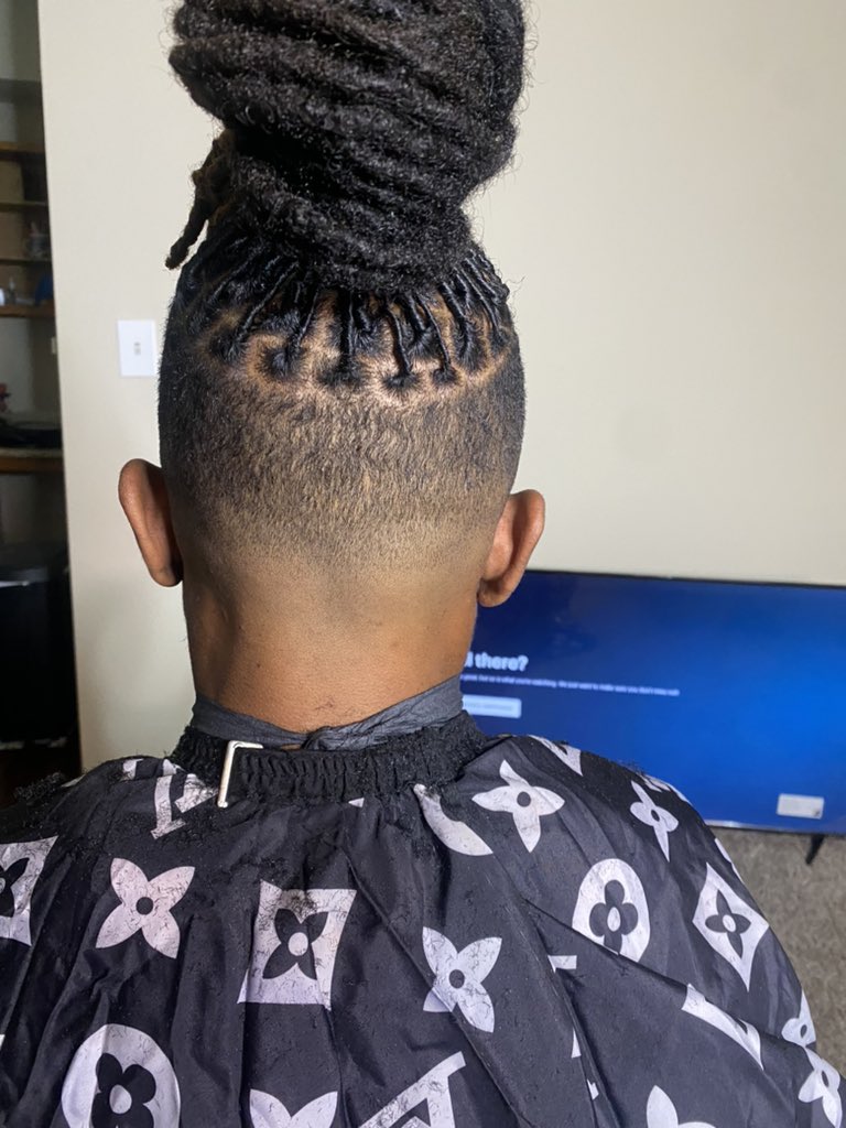 kolekutz_'s tweet image. Chops forever going federal!🔥

#htxhair #houstontx #houstonlocs #htxlocs #htxloctician #trending #viral #htxbarber