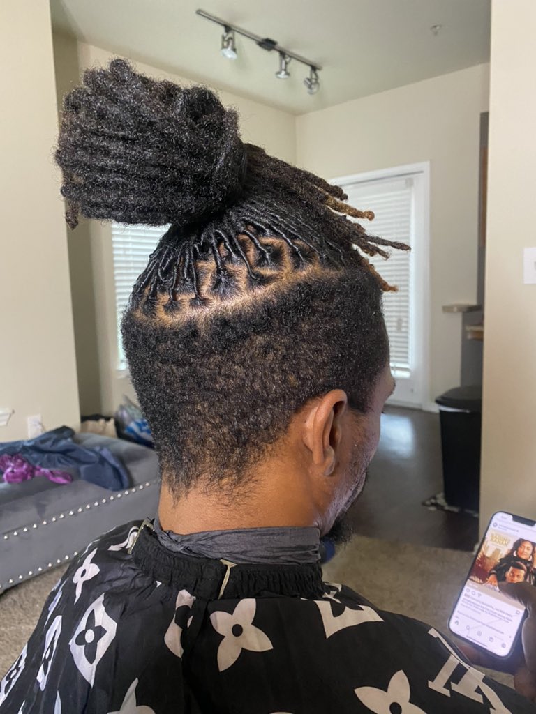 kolekutz_'s tweet image. Chops forever going federal!🔥

#htxhair #houstontx #houstonlocs #htxlocs #htxloctician #trending #viral #htxbarber