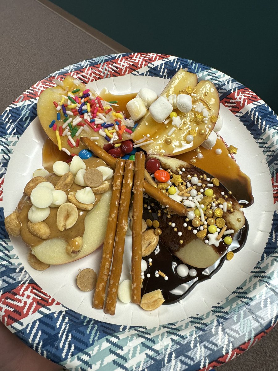 Thank you <a href="/RanchViewMS/">RVMS</a> Pit Crew! This was amazing! 🍎