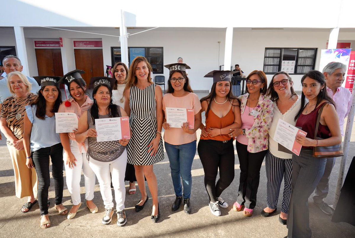 "Agradezco a los miles de salteños que pasaron por este espacio municipal en estos años. Cumplimos con nuestra palabra, hablamos de nivelar para arriba buscando la excelencia y expandiendo las oportunidades a partir de la educación, y lo logramos <a href="/RomeroBettina/">Bettina Romero</a>
