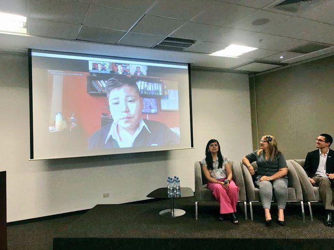 Fundacion_ExE's tweet photo. 📚 Esta semana estuvimos participando en la XIV Asamblea Anual de #REDUCA, la Red Latinoamericana por la Educación.
🧐 Tuvimos 3 jornadas enriquecedoras, llenas de retos, ideas brillantes y lecciones compartidas.
¡Nos sentimos muy agradecidos con @reduca_al por la invitación! https://t.co/gNoZw1nWAA