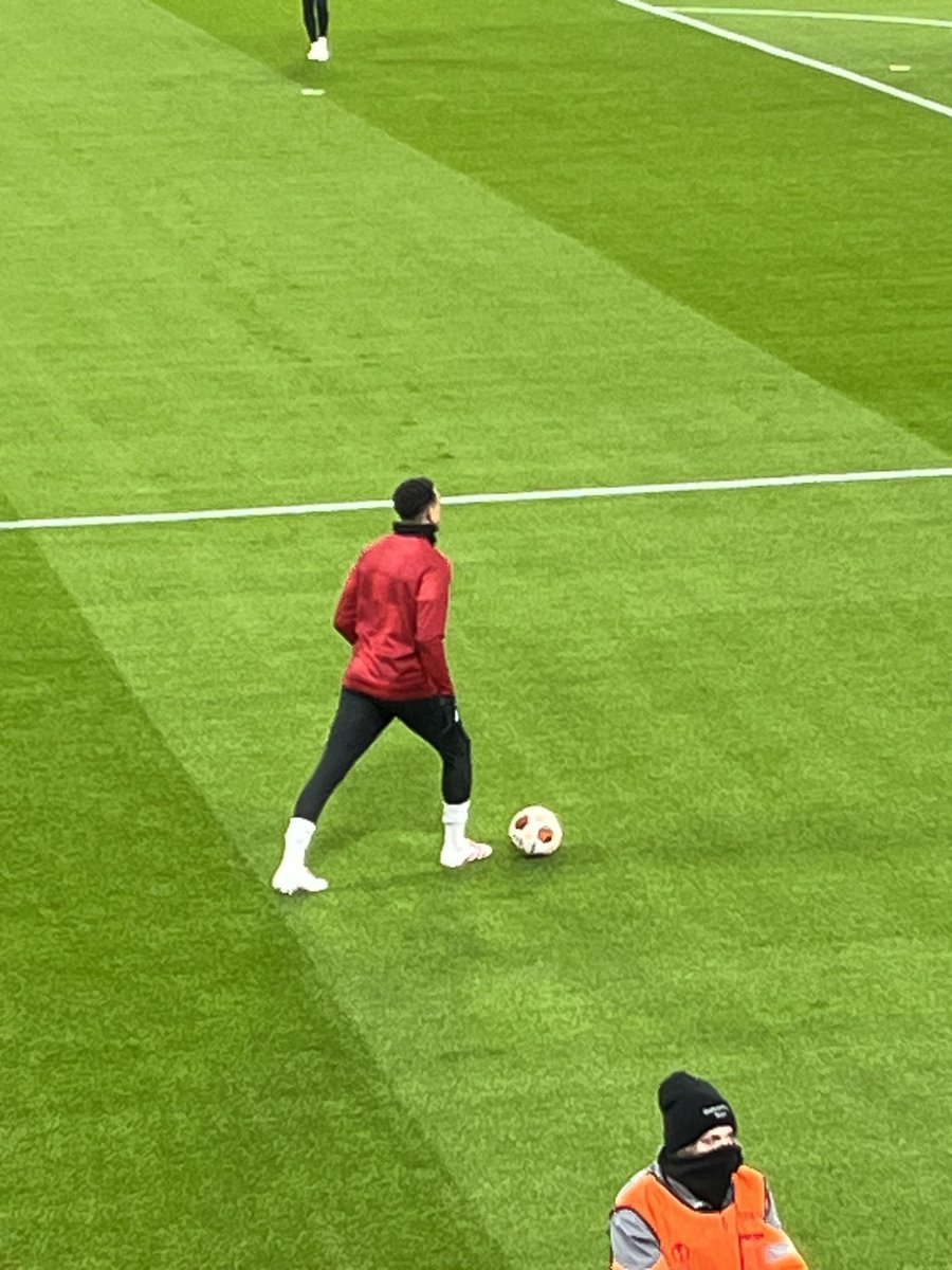 hjmac41's tweet photo. We’re here and its ffffffreezing 🥶🥶🥶 #LFCLASK https://t.co/n6MZpML3NC