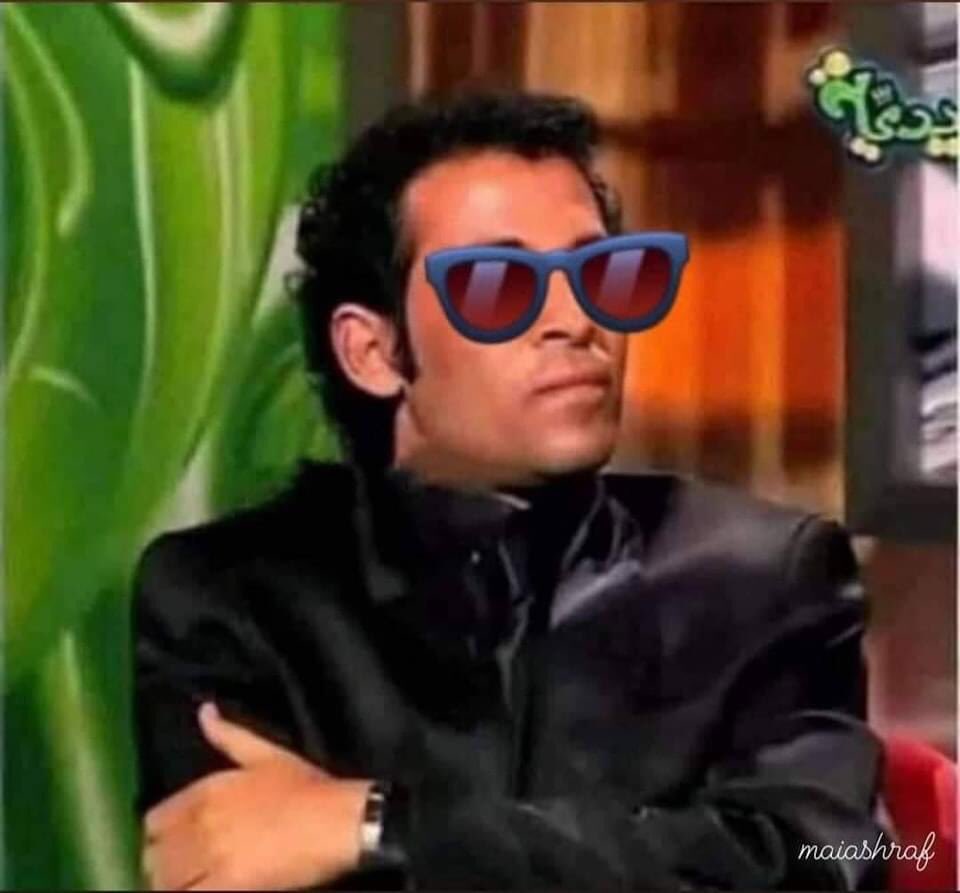 كل الناس واقفه بتزاحم و بتدخل في بعض عشان تاخد الحاجه اللي هى عايزاها

انا و كاريزمتي :