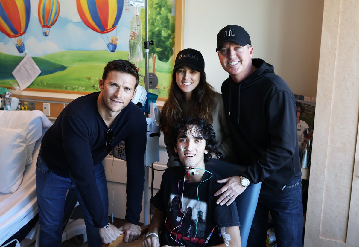 radychildrens's tweet photo. We're seeing stars! 🤩 Thank you, @ScottEastwood, for stopping by #RadyChildrens to tour our hospital, brighten our patients' day and meet #TeamRady clinicians & staff. https://t.co/1EOBxwEzyt