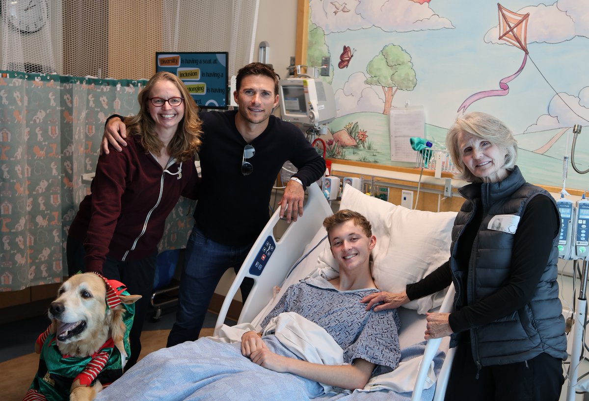 radychildrens's tweet photo. We're seeing stars! 🤩 Thank you, @ScottEastwood, for stopping by #RadyChildrens to tour our hospital, brighten our patients' day and meet #TeamRady clinicians & staff. https://t.co/1EOBxwEzyt