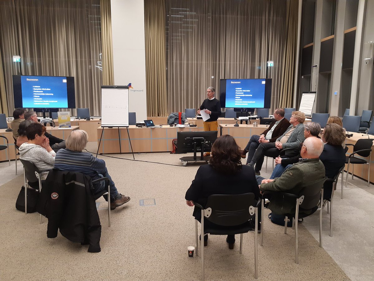 Vanavond met @FrankHoes en raadsleden uit Gelderland-Midden aan de slag met wantrouwen en druk. Wat is het? En hoe ga je ermee om?