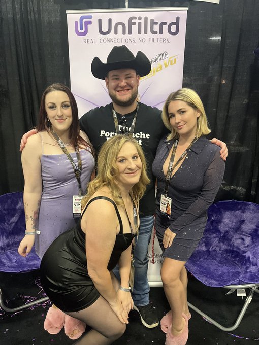 Omg The podcast is out now! Go give it a listen, I am right now on Spotify also side note the video mentioned<a href="/tag/summer"class="tags"><span>#summer</span></a><a href="/tag/tanning"class="tags"><span>#tanning</span></a><a href="/tag/summertime"class="tags"><span>#summertime</span></a><a href="/tag/poolday"class="tags"><span>#poolday</span></a><a href="/tag/bathingsuit"class="tags"><span>#bathingsuit</span></a>