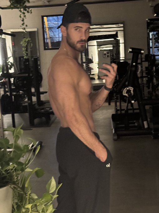 u know what time it is https://t.co/cd2c4JkcNf