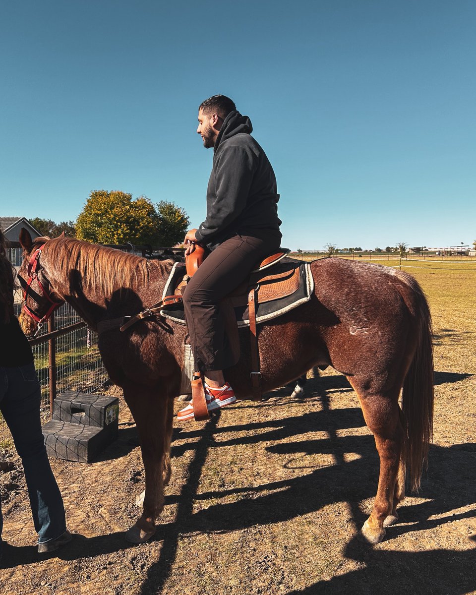 A lot of people think I’m kidding when I say this but one of my goals in life is to own a farm/ranch call it Lawless Ranch. If you know me I know it sounds uncharacteristic of me but it’s truly a passion of mine. 🐮
