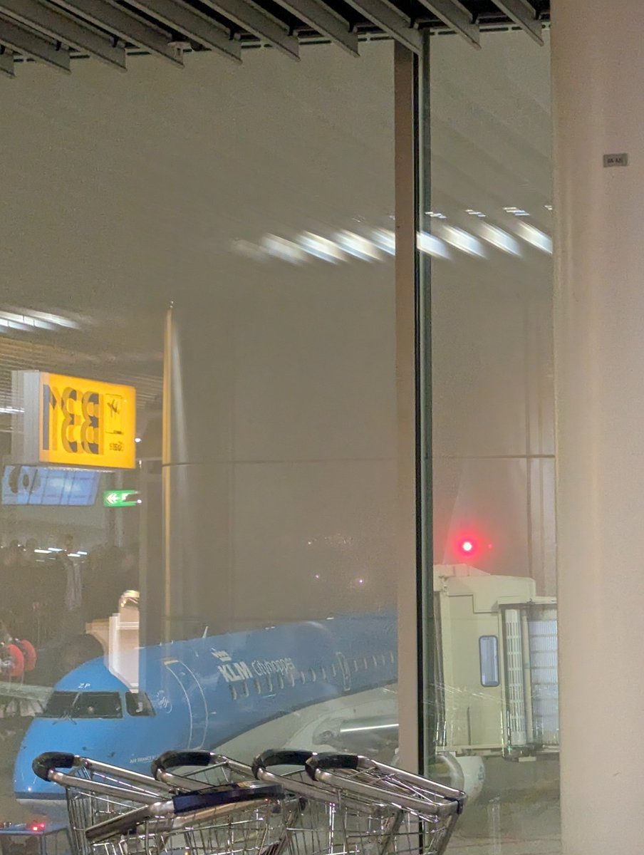 tanddant's tweet image. The plane is delayed by 1 ½ hours due to bad weather, when I said I wish #ESPC wasn&apos;t over yet this wasn&apos;t what I meant 😂