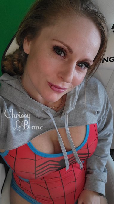 I'm hopping on cam as soon as Baldurs Gate 3 updates. See you soon? 🤞 haha https://t.co/u9djt3keuK<a href="/tag/gamergirl"class="tags"><span>#gamergirl</span></a><a href="/tag/livestream"class="tags"><span>#livestream</span></a>