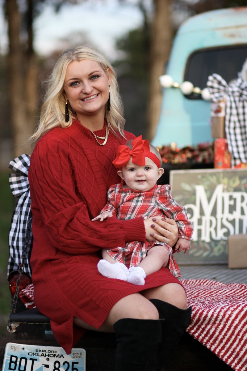 MarBroadbent's tweet photo. Merry Christmas ❤️🎄Love, The Broadbent Family @Coach_broadbent https://t.co/yAhsj9y2KL