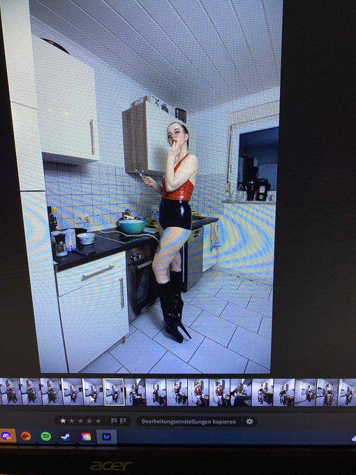 kleines sneek peek f&uuml;r das dezember set :3 #latex #latexmodel #contntcreator #accaountent #fetish #dominant<a href="/tag/latex"class="tags">#latex</a><a href="/tag/shooting"class="tags"><span>#shooting</span></a><a href="/tag/fetish"class="tags"><span>#fetish</span></a><a href="/tag/latexmodel"class="tags"><span>#latexmodel</span></a><a href="/tag/dominant"class="tags"><span>#dominant</span></a><a href="/tag/contntcreator"class="tags"><span>#contntcreator</span></a>