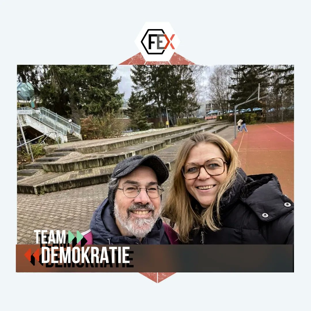 fexbw's tweet photo. Eine bereichernde Woche am Gymnasium Unterrieden in Maichingen! Gemeinsam mit dem #TeamDemokratieSindelfingen haben wir Zeichen.Setzen für 100 Schüler:innen der 8. Klassen durchgeführt. Tolle Diskussionen über Vielfalt und Diskriminierung! #Bildung #Vielfalt #TeamDemokratie 🌟📚 https://t.co/v2uATWQY7H