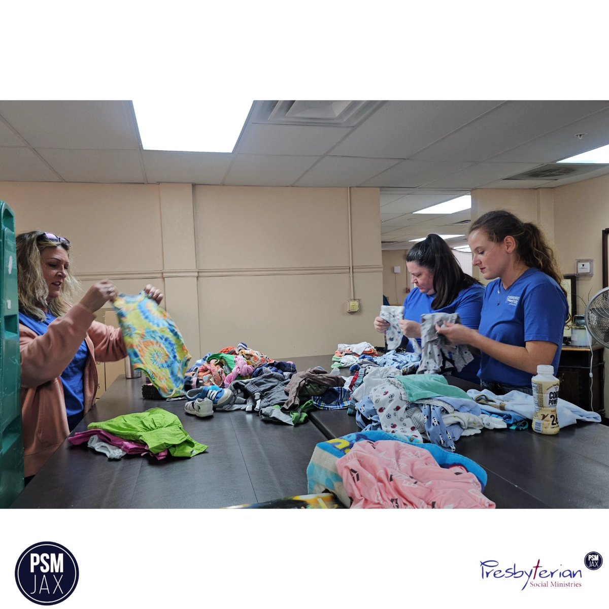 PSMJAX's tweet image. Thank you to this awesome team of volunteers from @CommFirstCU for giving their time to sorting items that will later be given to those in need in the community. We love our volunteers 🤩

#PSMJax #Volunteers #CommunityFirstCreditUnion #Community #Support #Nonprofit