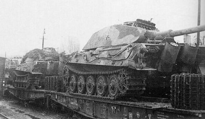 WWII9's tweet photo. King Tiger on rail freight.
#WW2
See more at: https://t.co/Rop4S8ffLM https://t.co/hZfabSbiI9