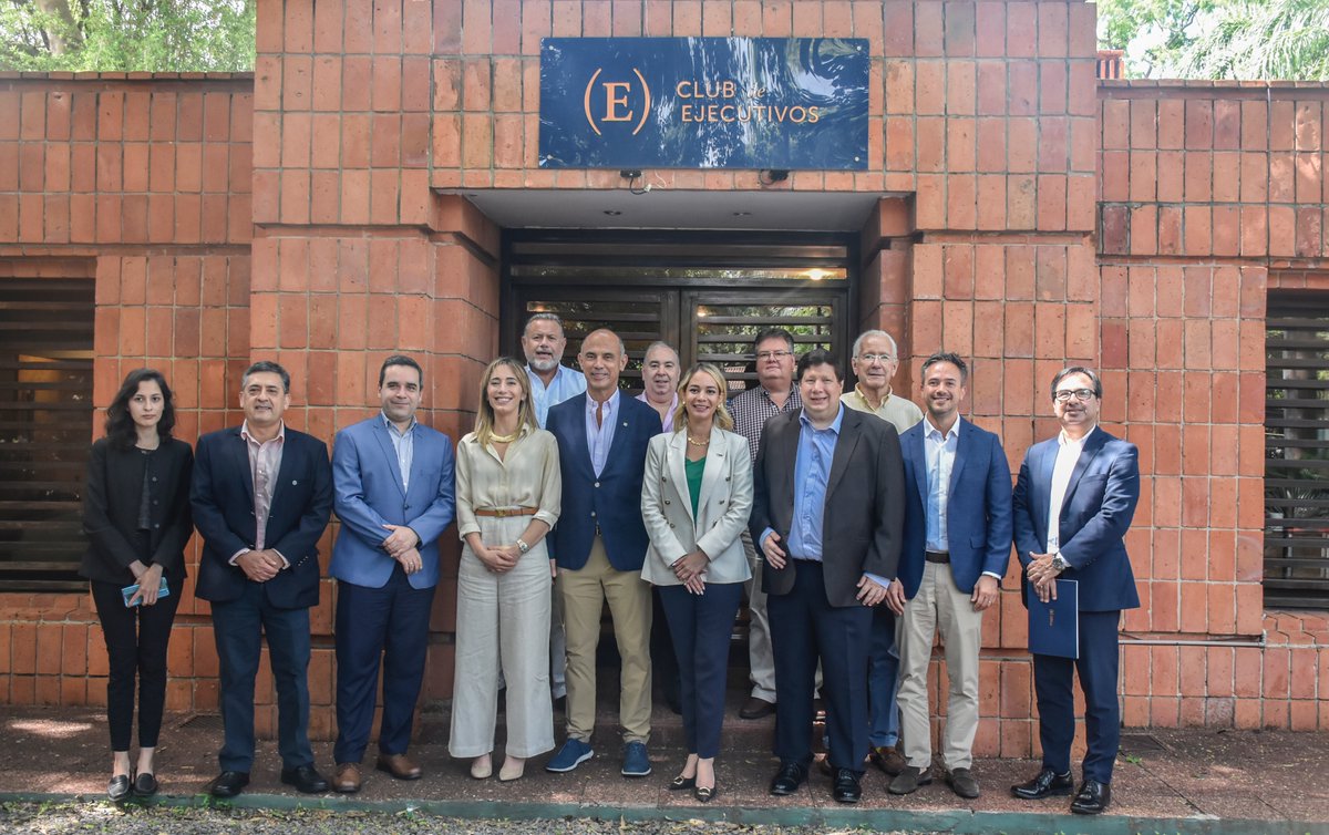 afd_py's tweet photo. Hoy compartimos con orgullo nuestro trabajo en sostenibilidad y presentamos nuestro bono sostenible con el Club de Ejecutivos del Paraguay.

Agradecemos el respaldo del sector privado y reafirmamos nuestro compromiso con la construcción de un futuro sostenible. 🌍💼 https://t.co/OaOwDiSXcO