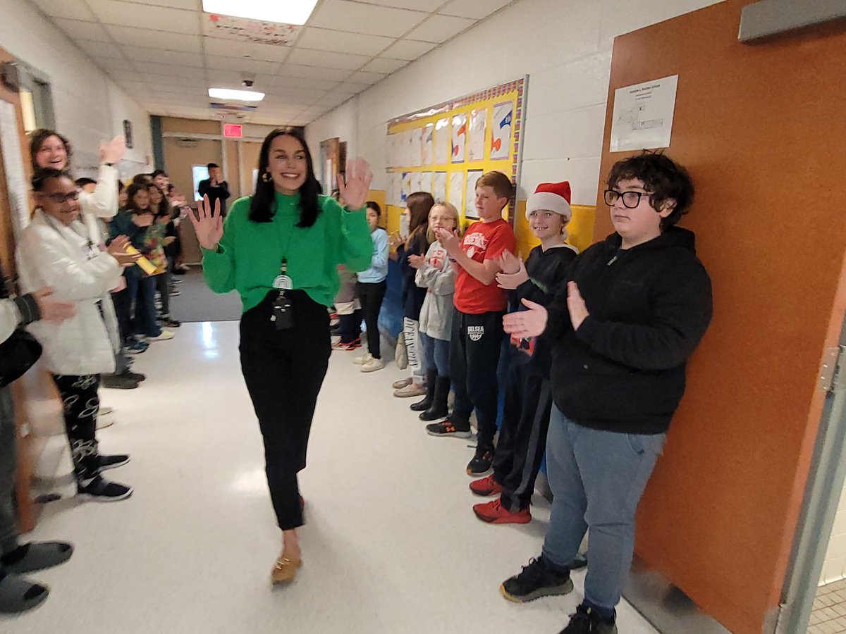 Congratulations to Miss Brielle Kievit on being named the Reutter School Teacher of the Year!  <a href="/franklintwpsch/">Franklin Twp Schools</a> <a href="/Miss_Kievit/">Brielle Kievit</a> #reutterrocks