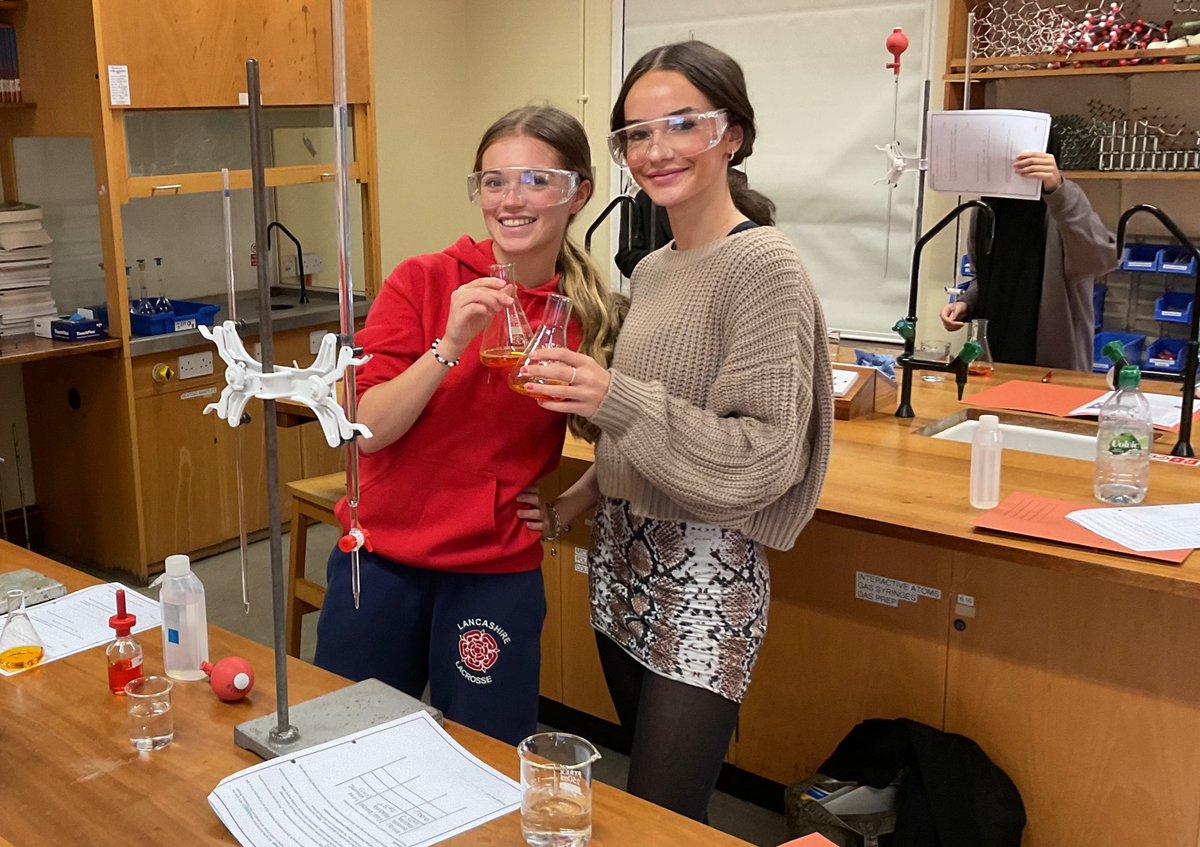 chmarrs's tweet photo. Excellent titration skills by Y12 in their required practical @BSGDChemistry @BSGDSixthForm #chemistry #alevel #practical #thisgirlcan #titration https://t.co/nA7JF5Li4Y